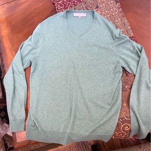 Beautiful and soft Cashmere men’s vneck sweater